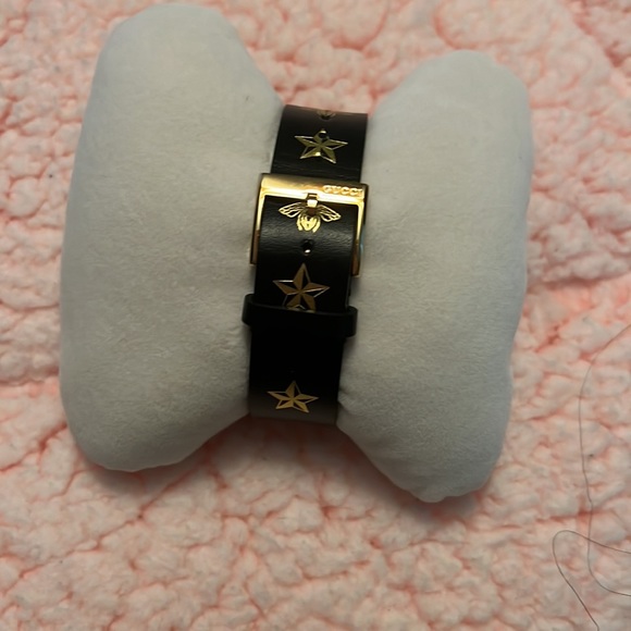Gucci watch brand new in the box - Picture 2 of 4